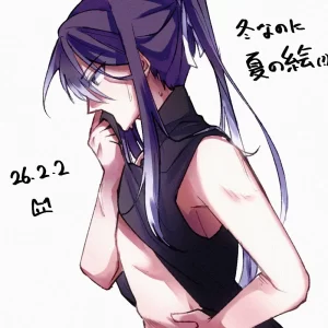 ステリウム 男性 夏 ノースリーブ ポニーテール 服で顔を拭いている